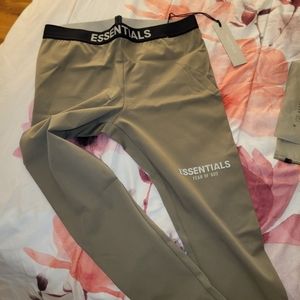 Fear of God Essentials leggings